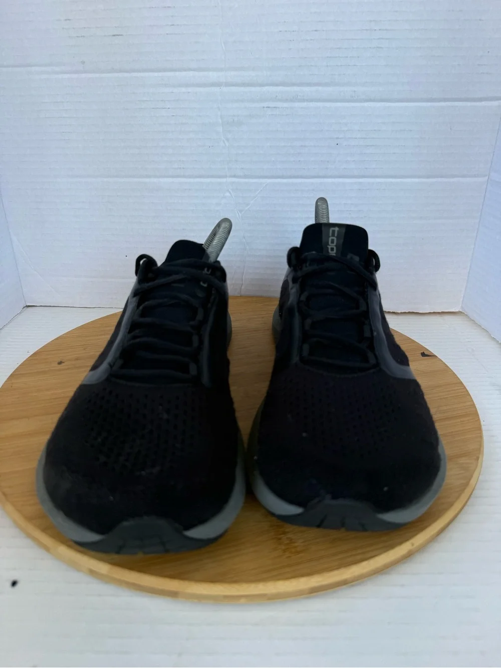 Topo Athletic ST-5 Men 9.5 Sneakers Minimalist Black Charcoal Lace Running Shoes
